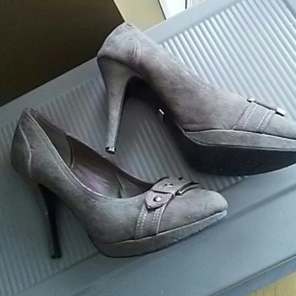 SALE SUEDE Pumps with buckle at toe 9 1/2 - Picture 2 of 3